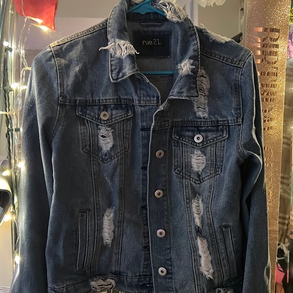 I hardly ever wear it anymore - Picture 1 of 4